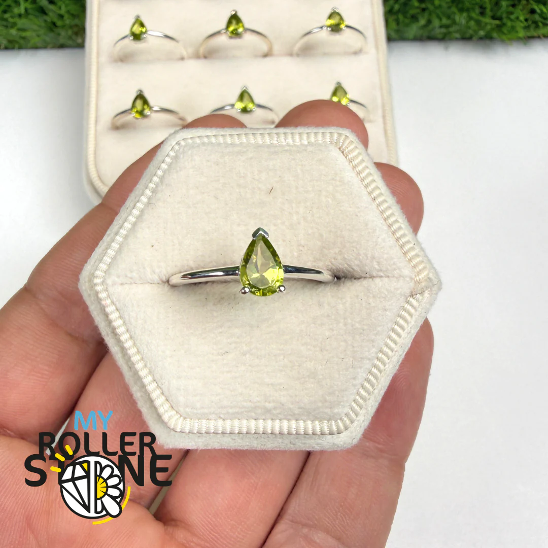 Bague Solitaire Péridot facettée Poire (4 tailles)