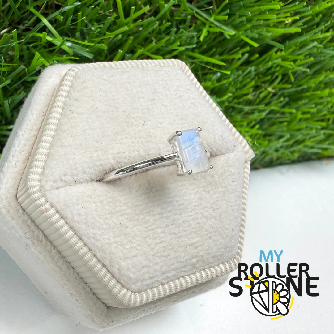 Bague Solitaire Pierre de Lune facettée Rectangle (4 tailles)
