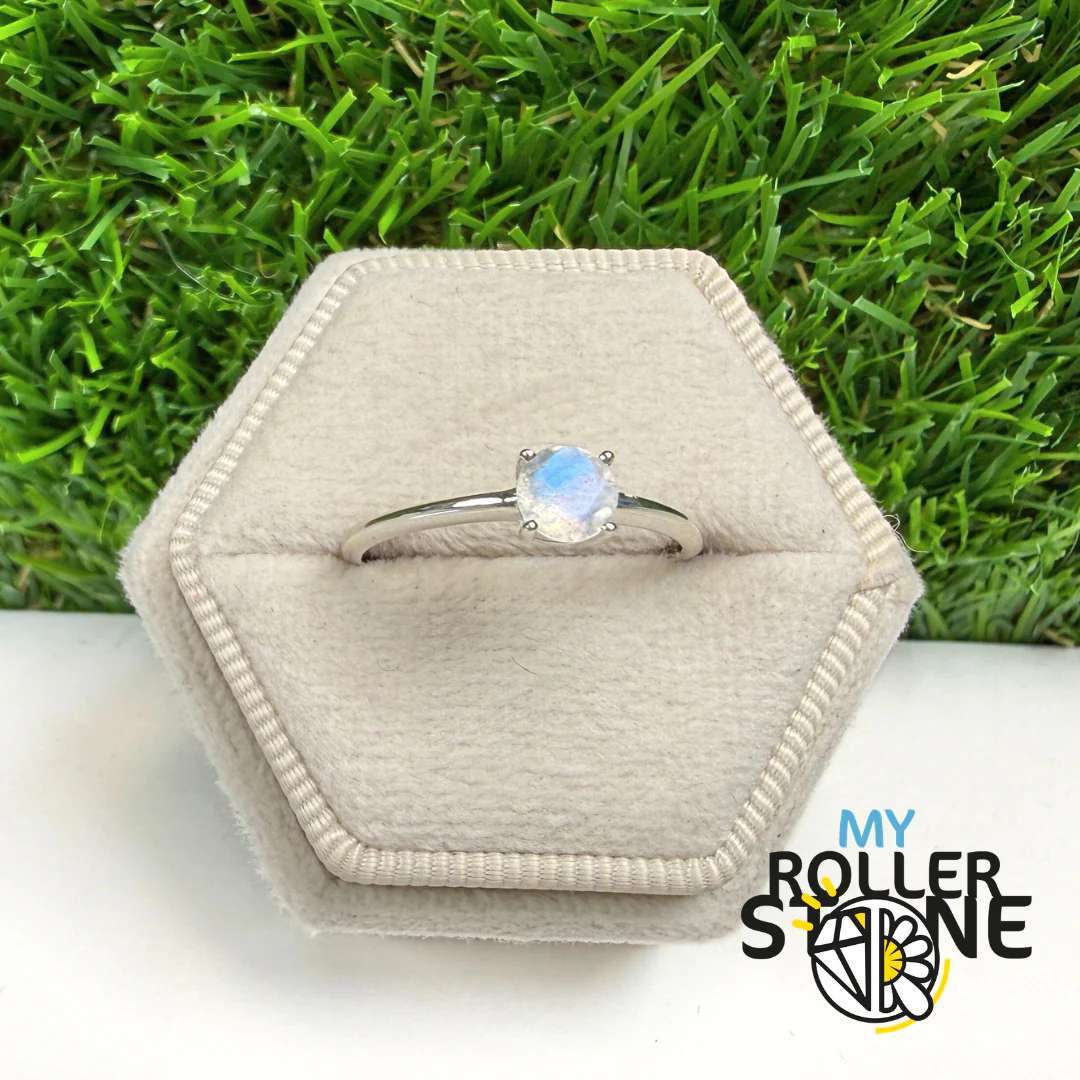 Bague Solitaire Pierre de Lune facettée ronde (4 tailles)
