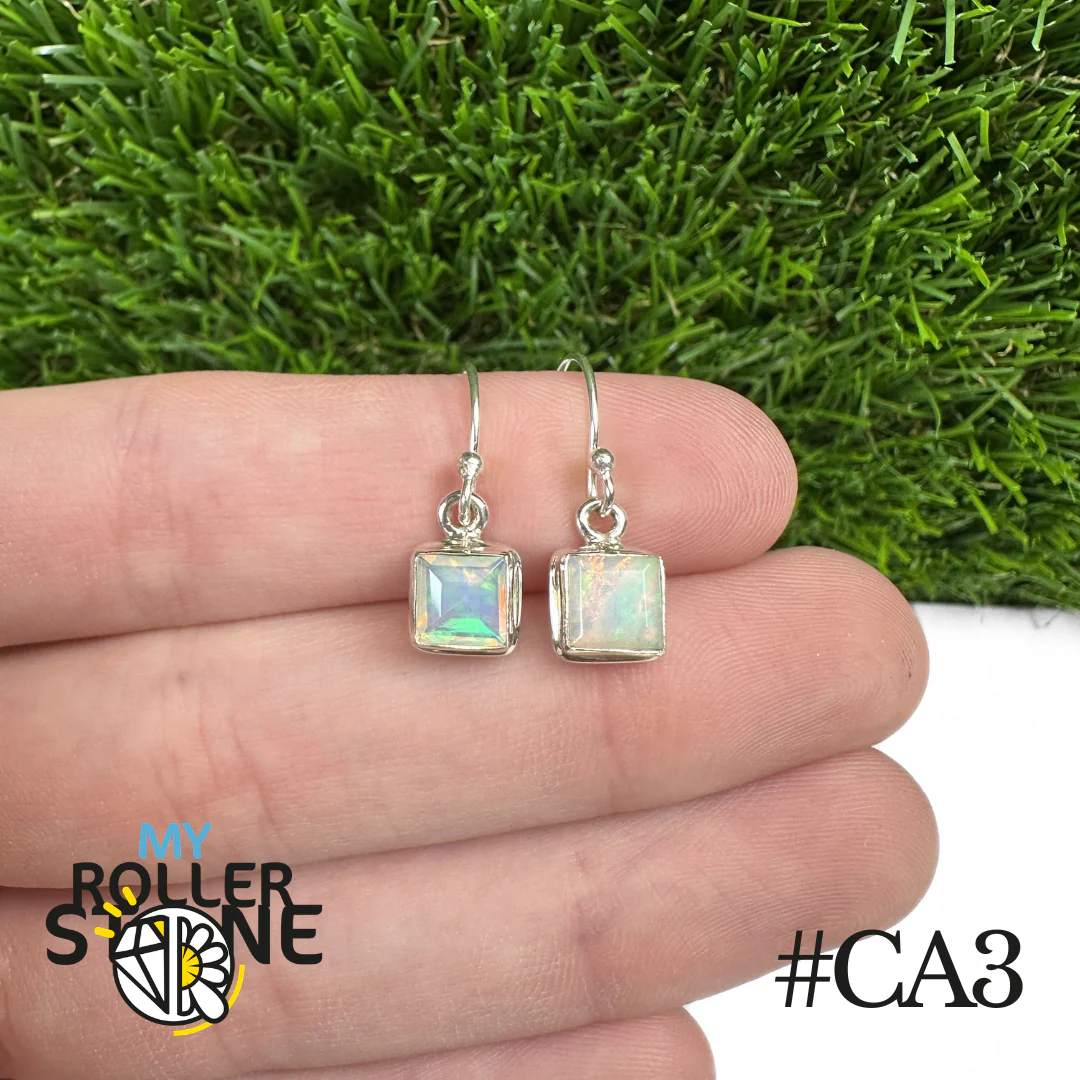 Boucles d'oreilles Opale Éthiopienne Carré Rebord 8X8 MM En Argent 925 - Image 3