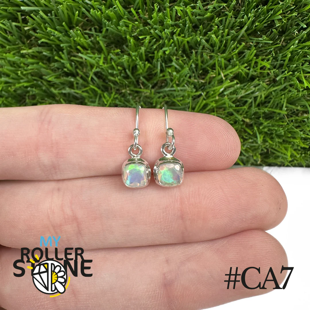 Boucles d'oreilles Opale Éthiopienne Carré Rebord 7X7 MM En Argent 925 - Image 4