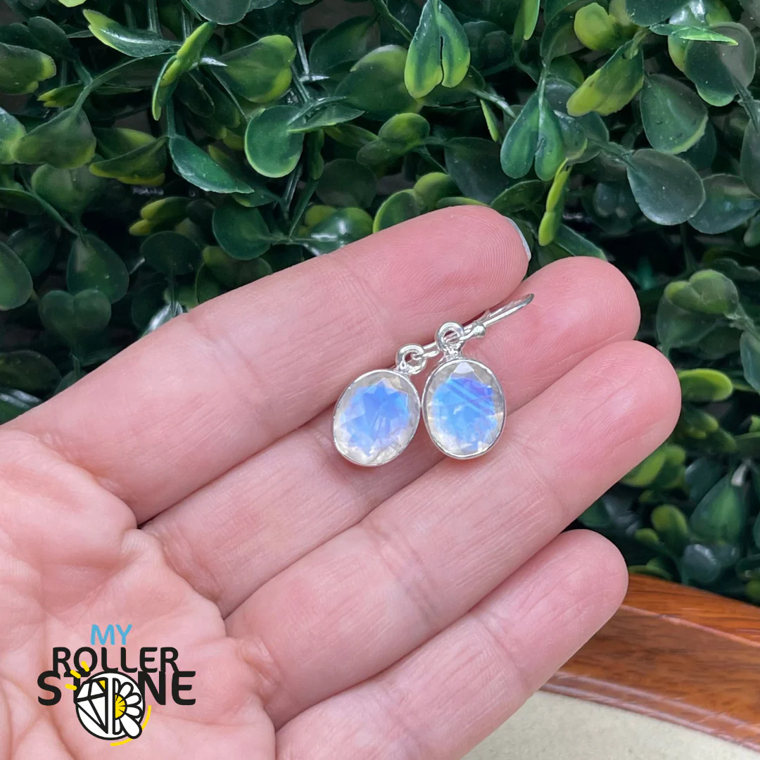 Boucles d'oreilles Pierre de Lune ovale facettée