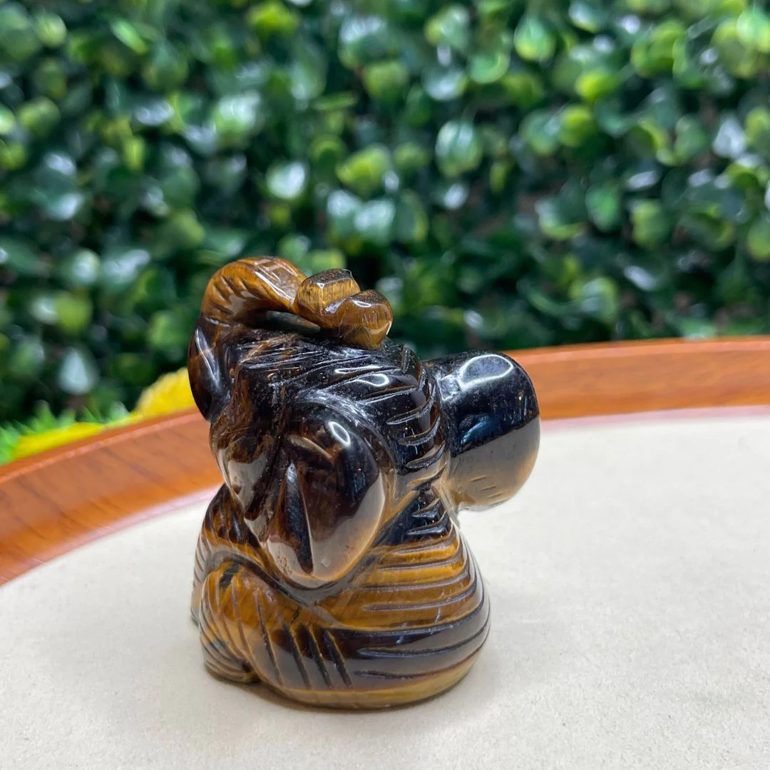 Éléphant en Oeil de tigre - Image 2