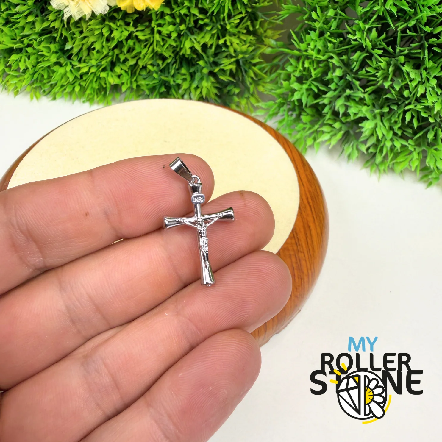Pendentif Croix Jésus Crucifié – Acier Inoxydable 304 - Image 3