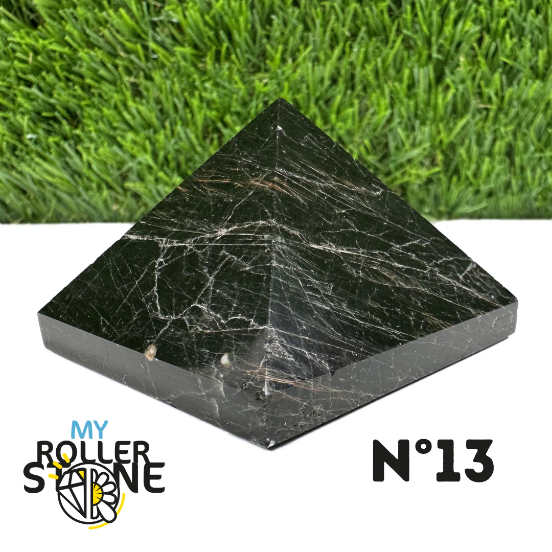 Pyramide en Tourmaline noire du Brésil - Image 15