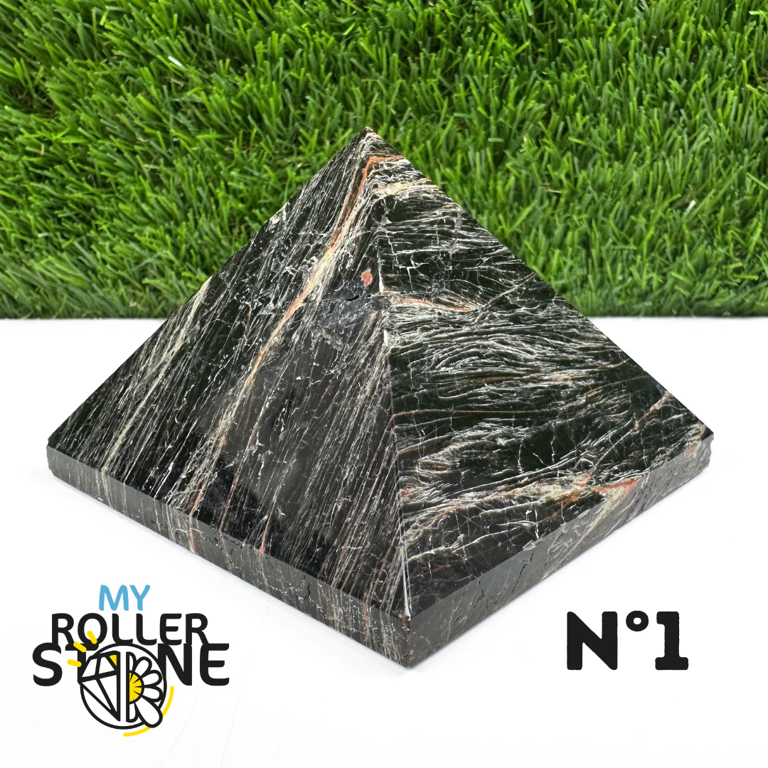 Pyramide en Tourmaline noire du Brésil - Image 3