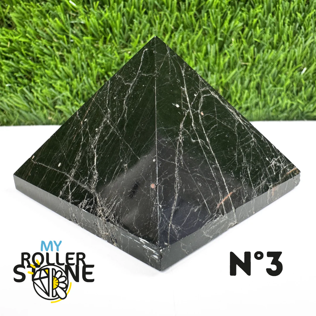Pyramide en Tourmaline noire du Brésil - Image 5