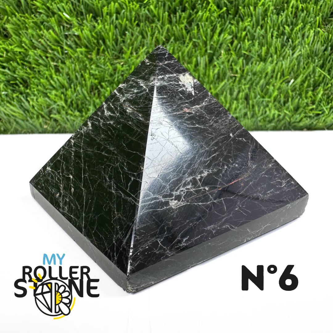 Pyramide en Tourmaline noire du Brésil - Image 8