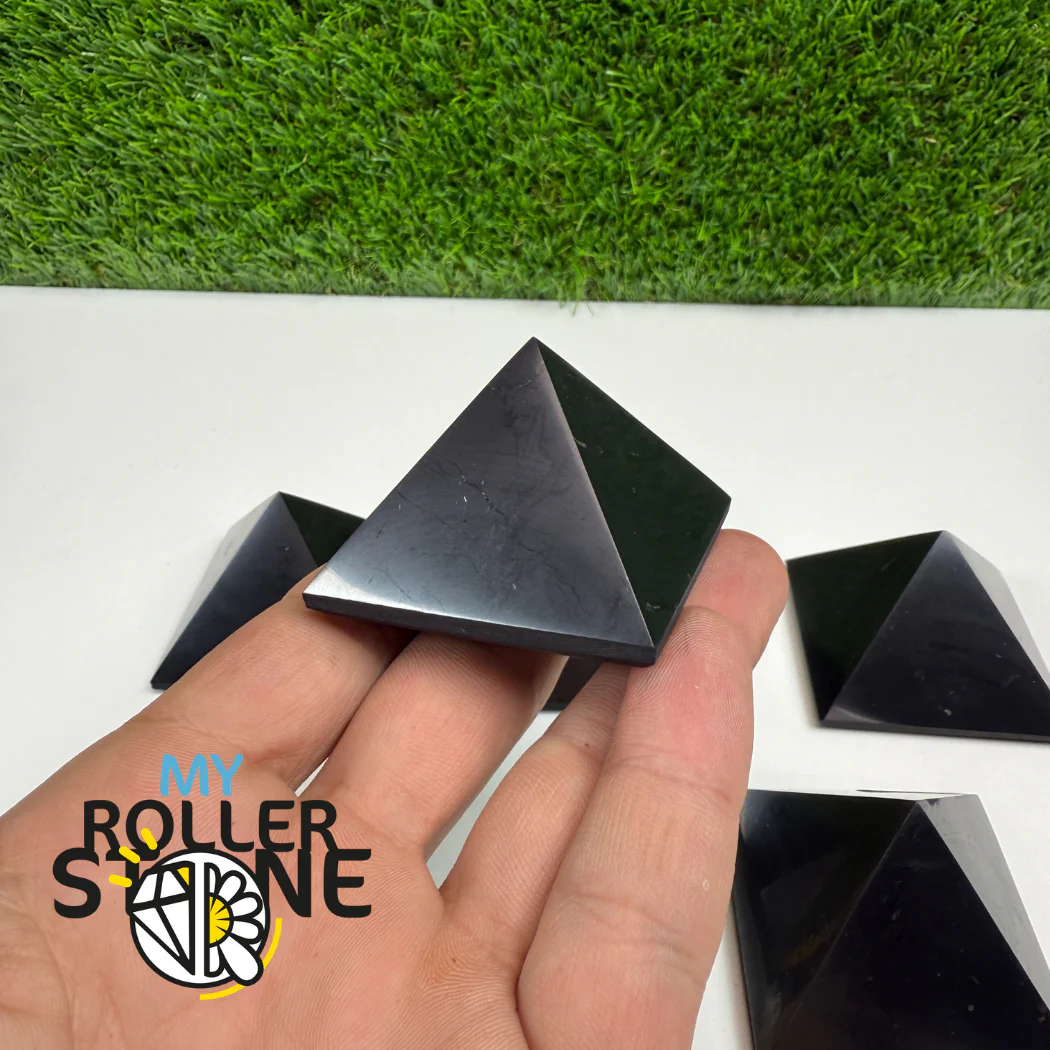 Pyramide Shungite (Deux tailles) - Image 2