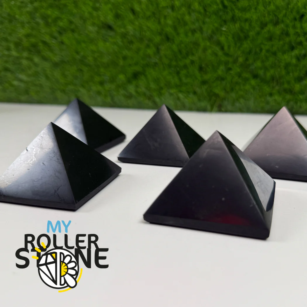 Pyramide Shungite (Deux tailles) - Image 3