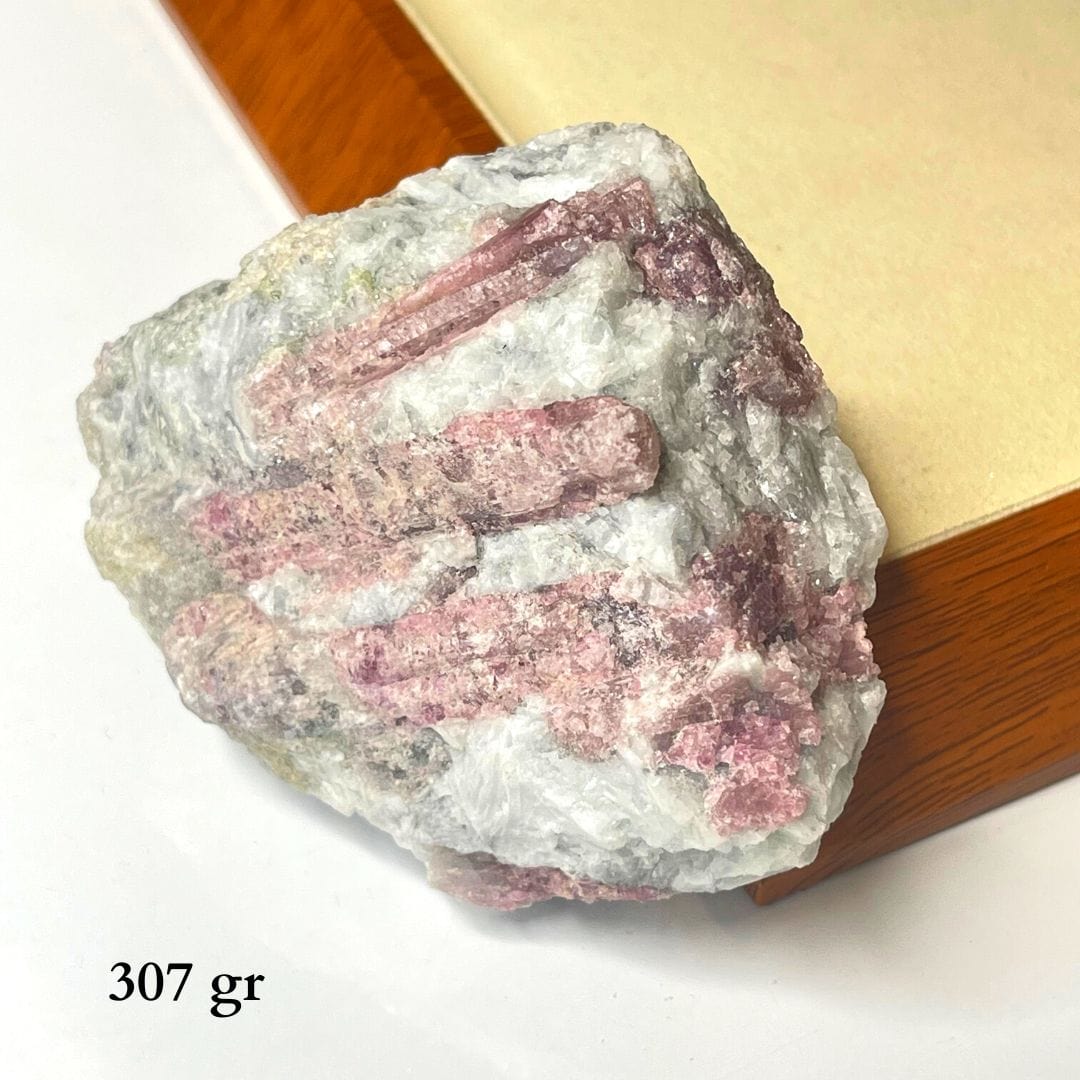 Tourmaline rose dans sa matrice de Quartz