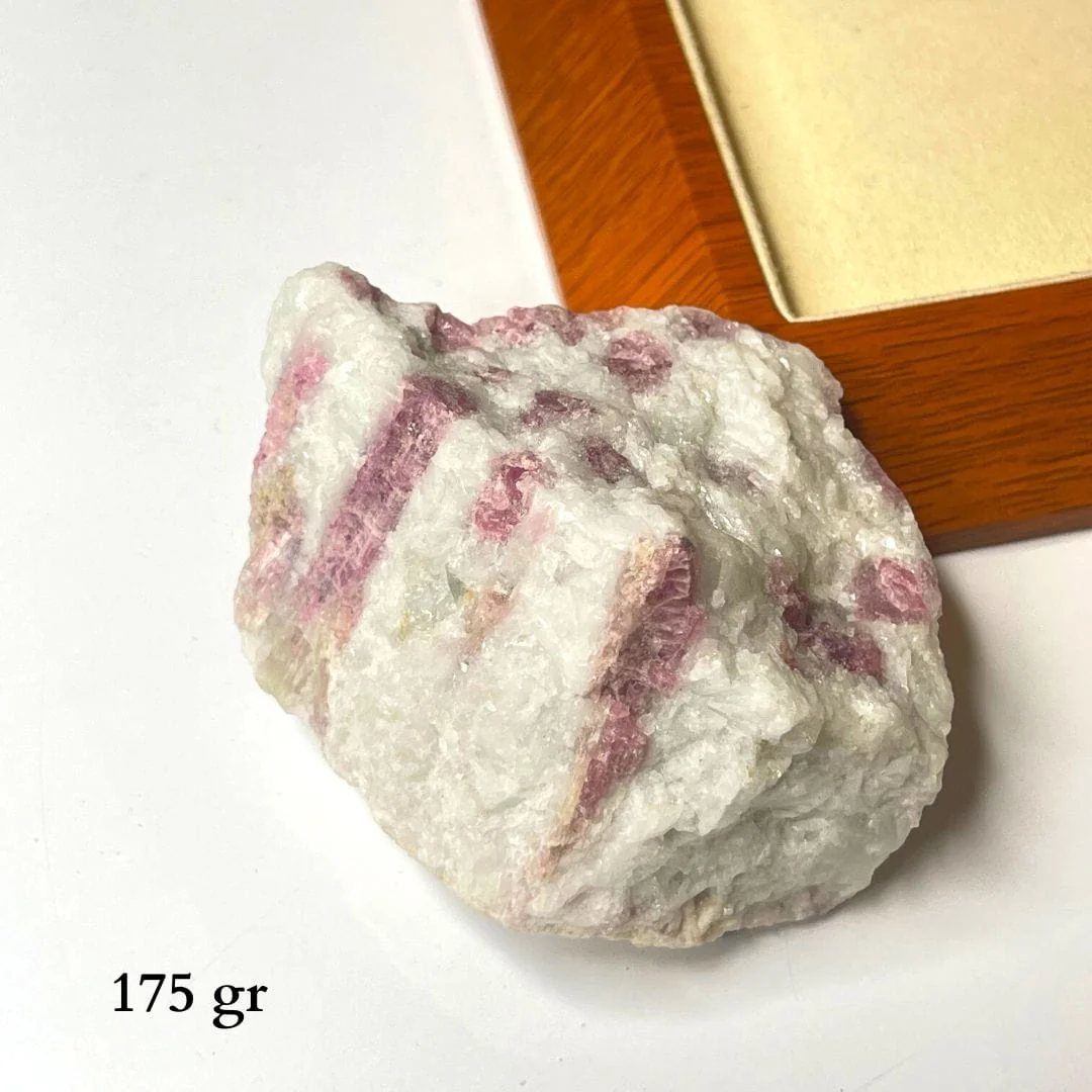 Tourmaline rose dans sa matrice de Quartz - Image 2